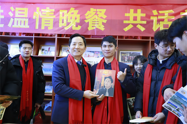 树家风 听行走的思政课 立大志 做时代的星青年 ——记一堂别开生面的思政课 - kaiyun登录中国入口登录